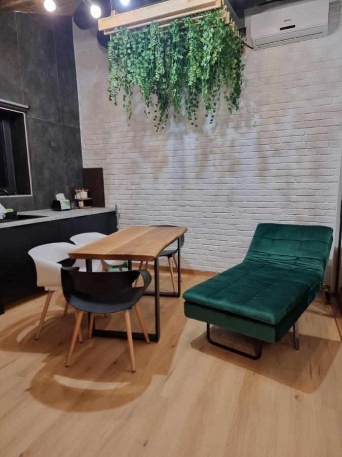 Casa Chiper - Attic Apartment With View Brasov Bagian luar foto